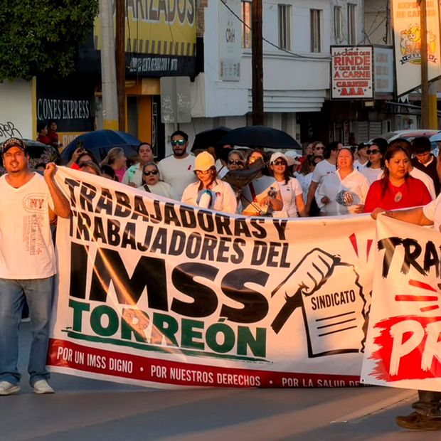 Trabajadores del IMSS Rechazan Aumento del 8% con Marcha en Torreón, Coahuila